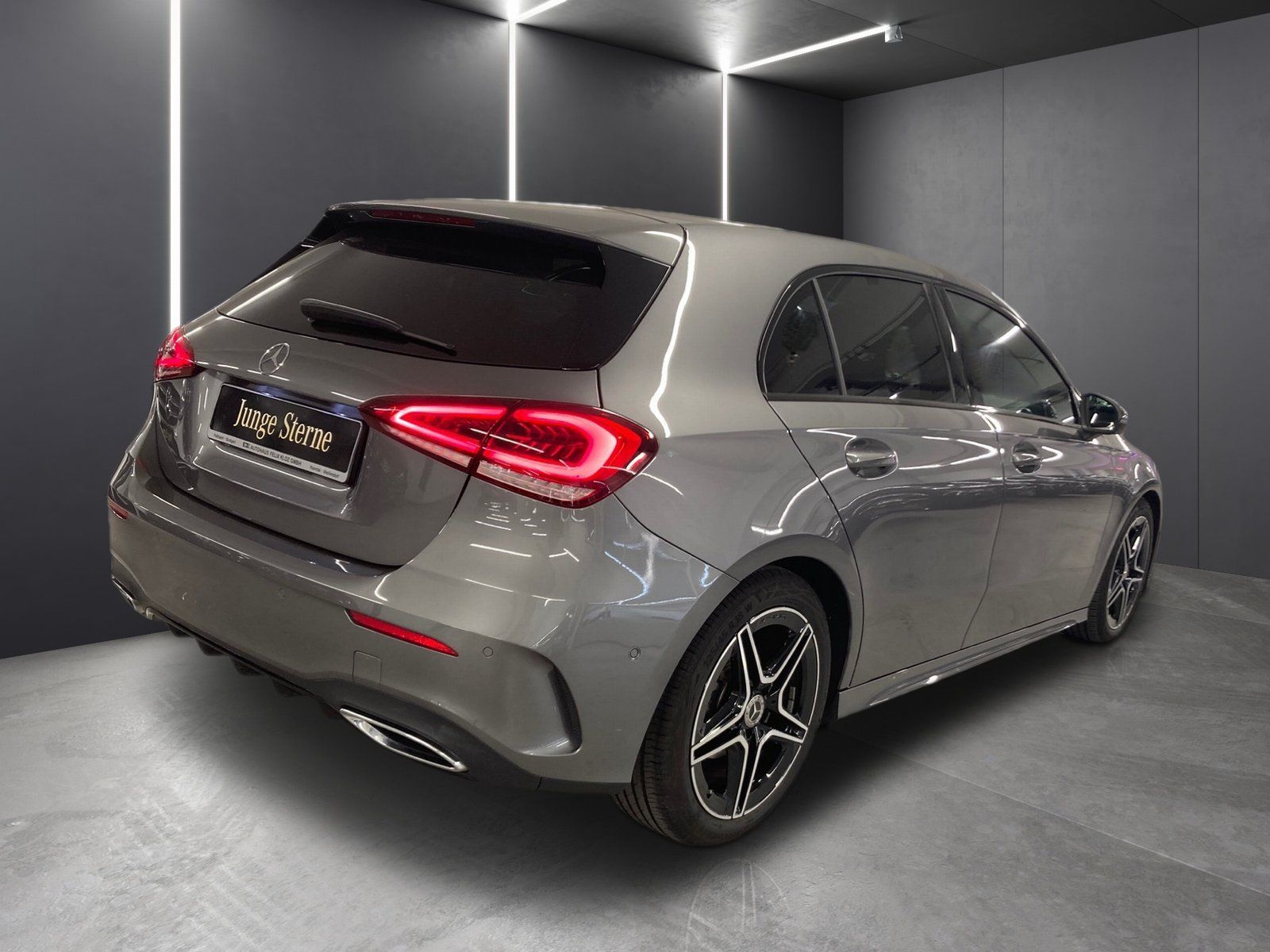 Fahrzeugabbildung Mercedes-Benz A 200 AMG*Kamera*Ambiente*MBUX-High*Sound*18"
