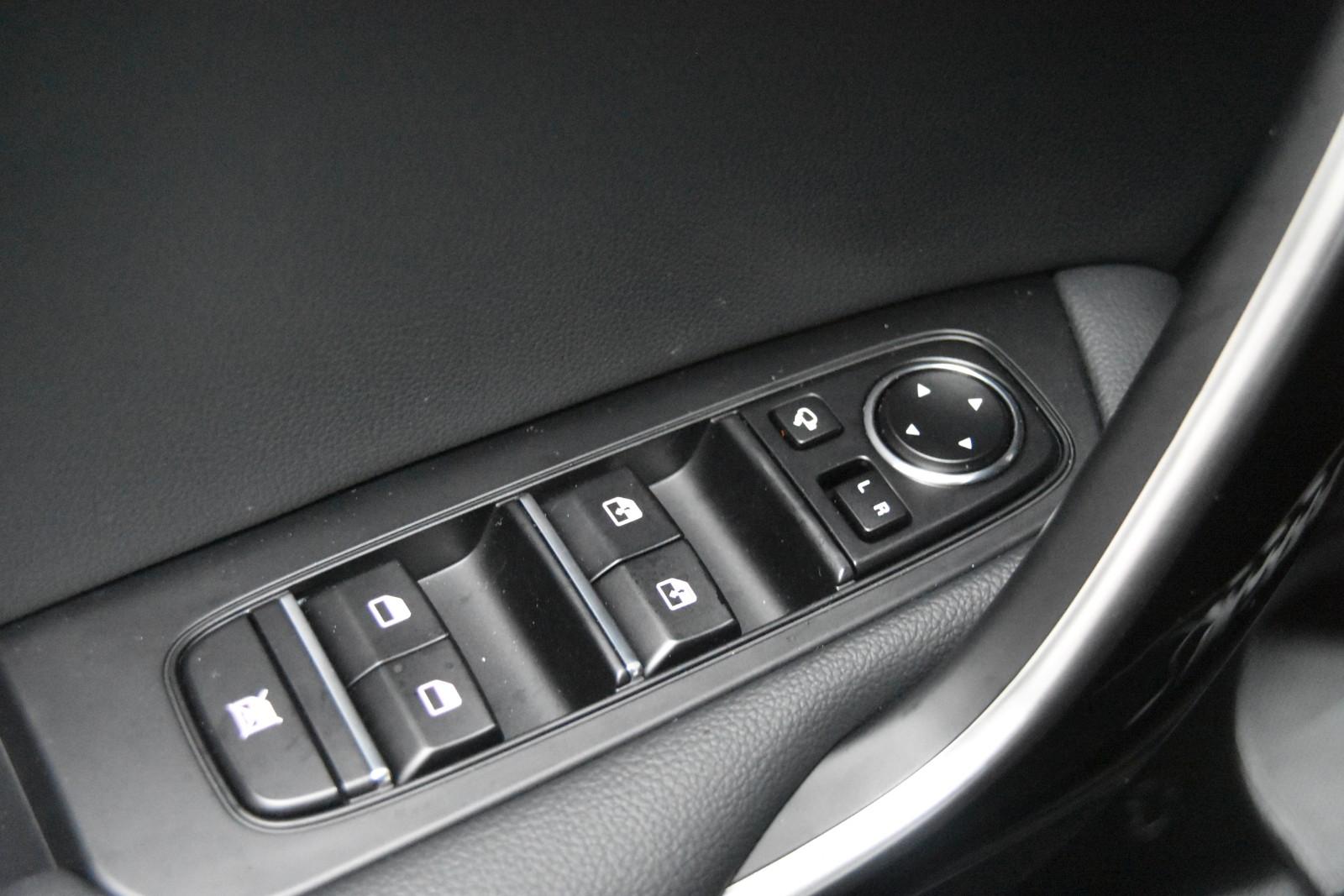 Kia Ceed SW Ultimate Edition DCT Navi Kamera SCC