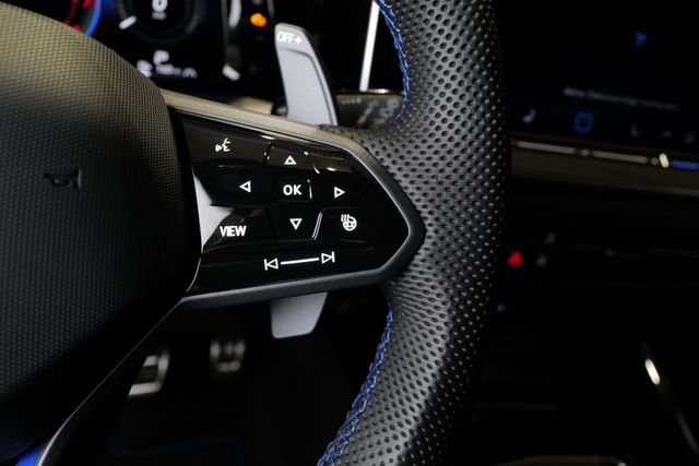 Volkswagen Golf VIII R 4Motion Akrapovic 360° HuD 270Kmh
