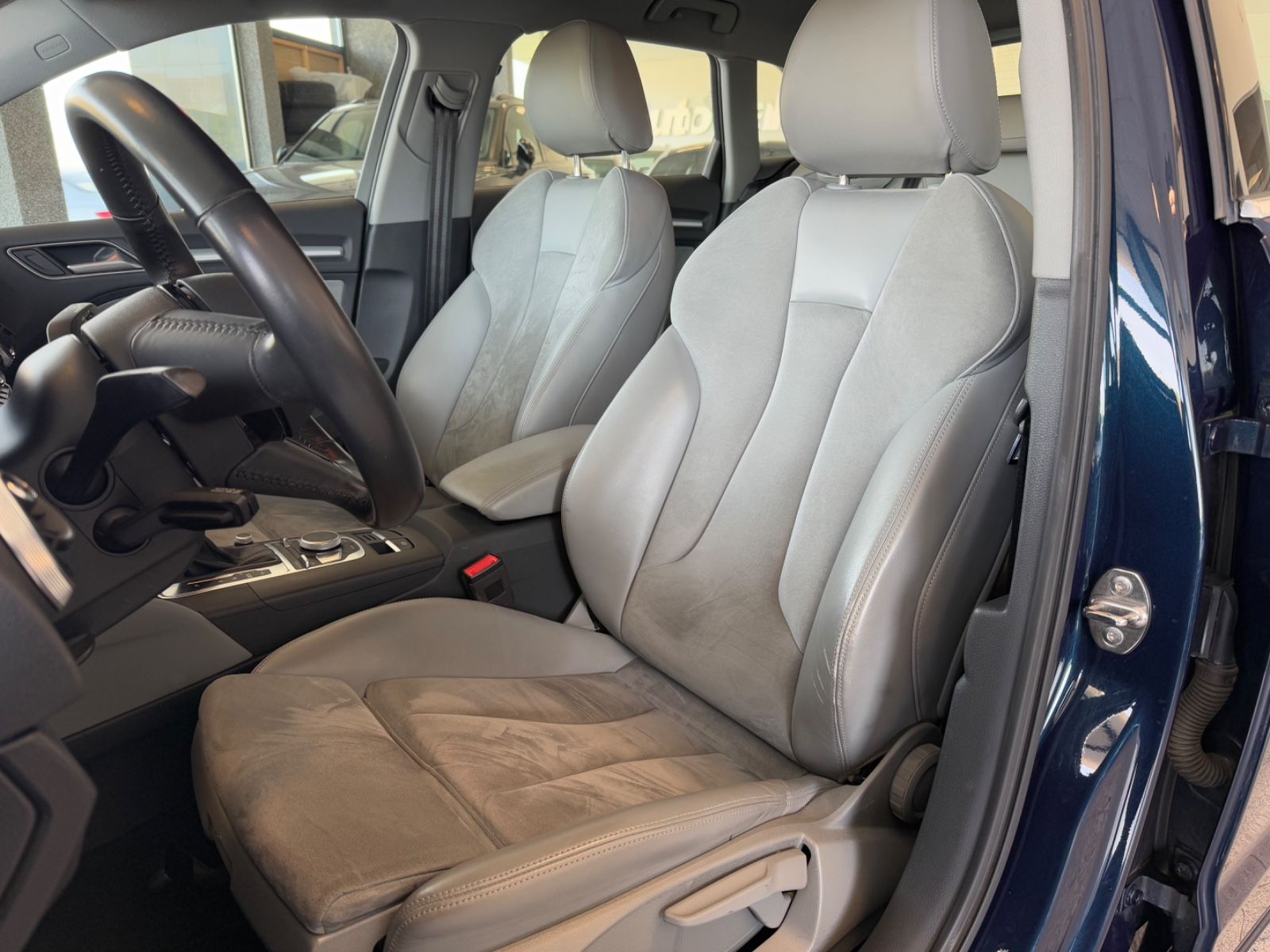 Audi A3 Sportback Automatik Navi Klima SHZ Alcantara foto 4