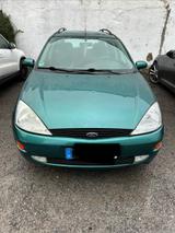 Ford Focus 1.6 - - Ford Focus aus 2001: Kombi