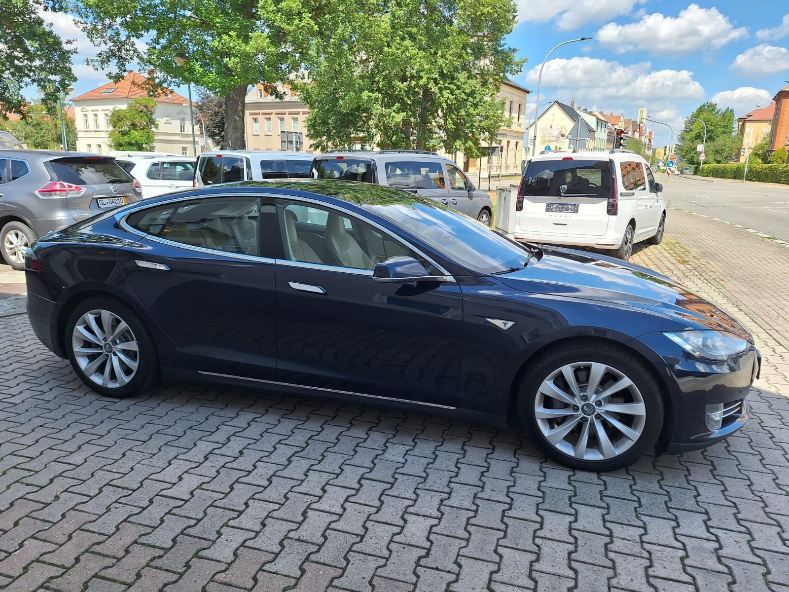 Tesla Model S P85 | 367 ch | BVA | Batterie SOH 93 % | Toit panoramique | Suspension pneumatique | Cuir | GPS
