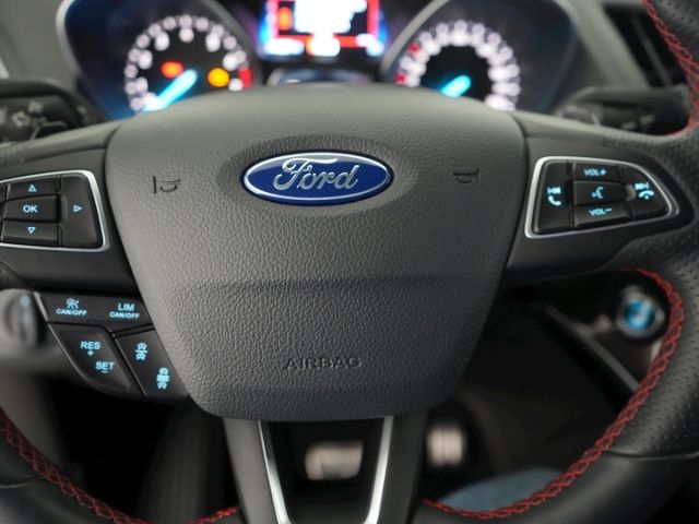 Kuga ST-LINE ECOBOOST AT 4X4+AHK+KEYLESS+SITZHEI