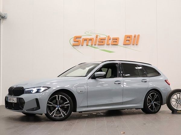 BMW 330e xDrive Touring M Sport FACELIFT PANO 25%VAT