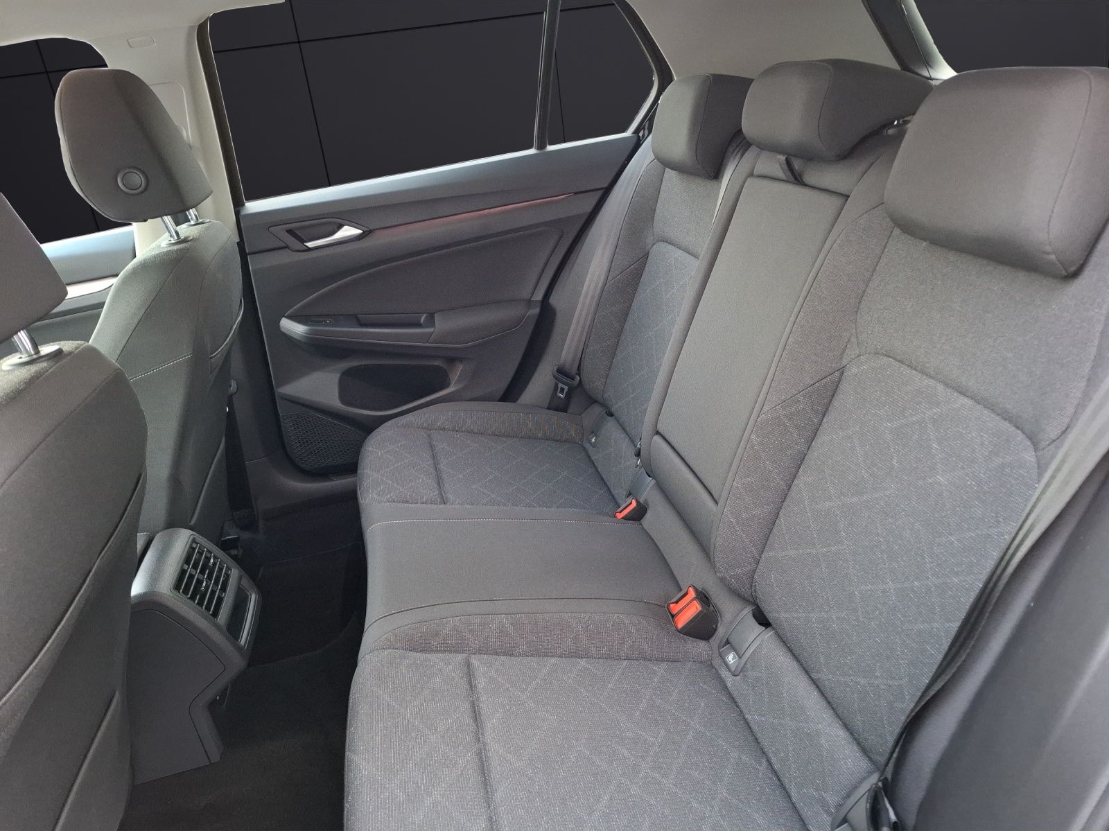 Fahrzeugabbildung Volkswagen Golf VIII TDI Navi ACC PDC SH