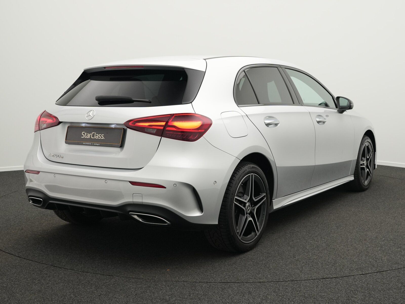 Mercedes-Benz A 250 e AMG-Line LED+Pano+Night+Keyless imagem 3