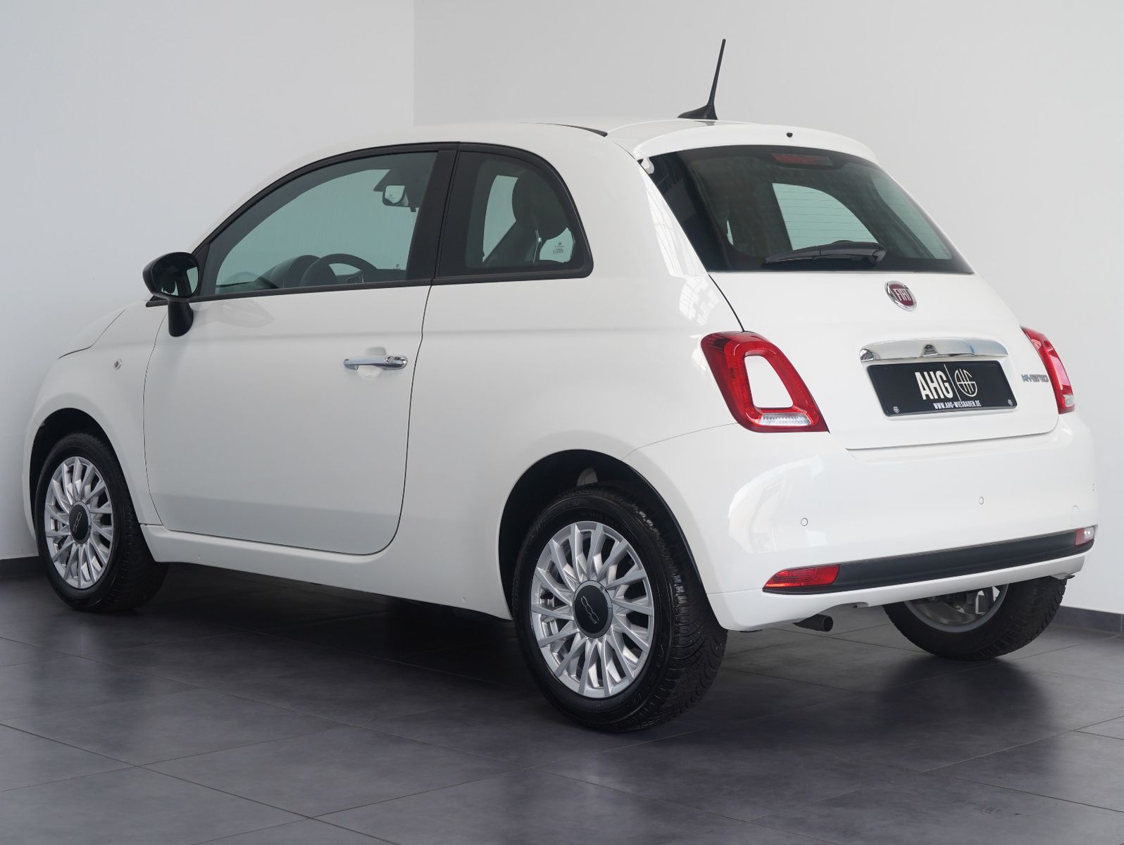 Fahrzeugabbildung Fiat 500 1.0 Mild Hybrid KOMFORT/TECH/NAVI/CARPLAY