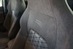 VW Golf 2.0 TDI DSG R-Line | Pano | HuD | FACELIFT VW Golf 2.0 TDI DSG R-Line | Pano | HuD | FACELIFT