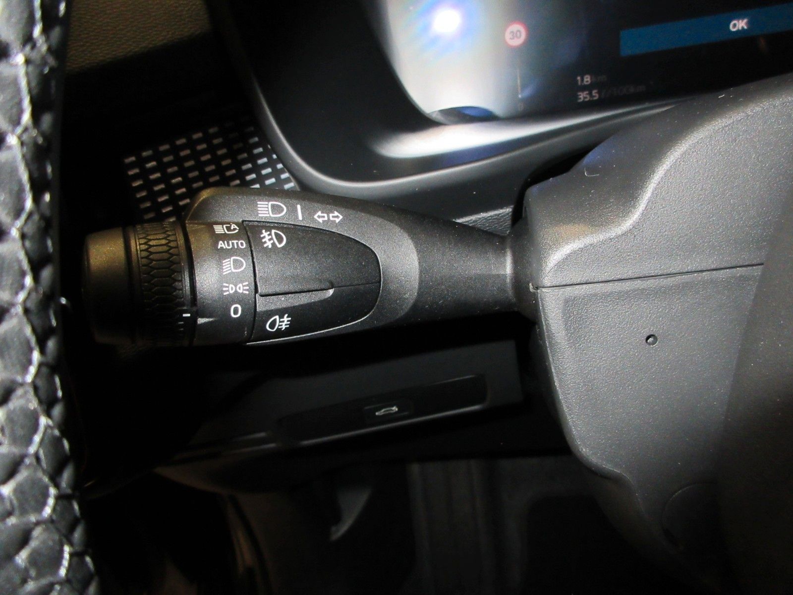 Fahrzeugabbildung Volvo XC 40 B3 Ultra Black Edition | 360° | NS | Navi