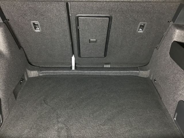 Fahrzeugabbildung Skoda Karoq Sportline 1.5 TSI DSG/Navi/Matrix/PDC/SHZ