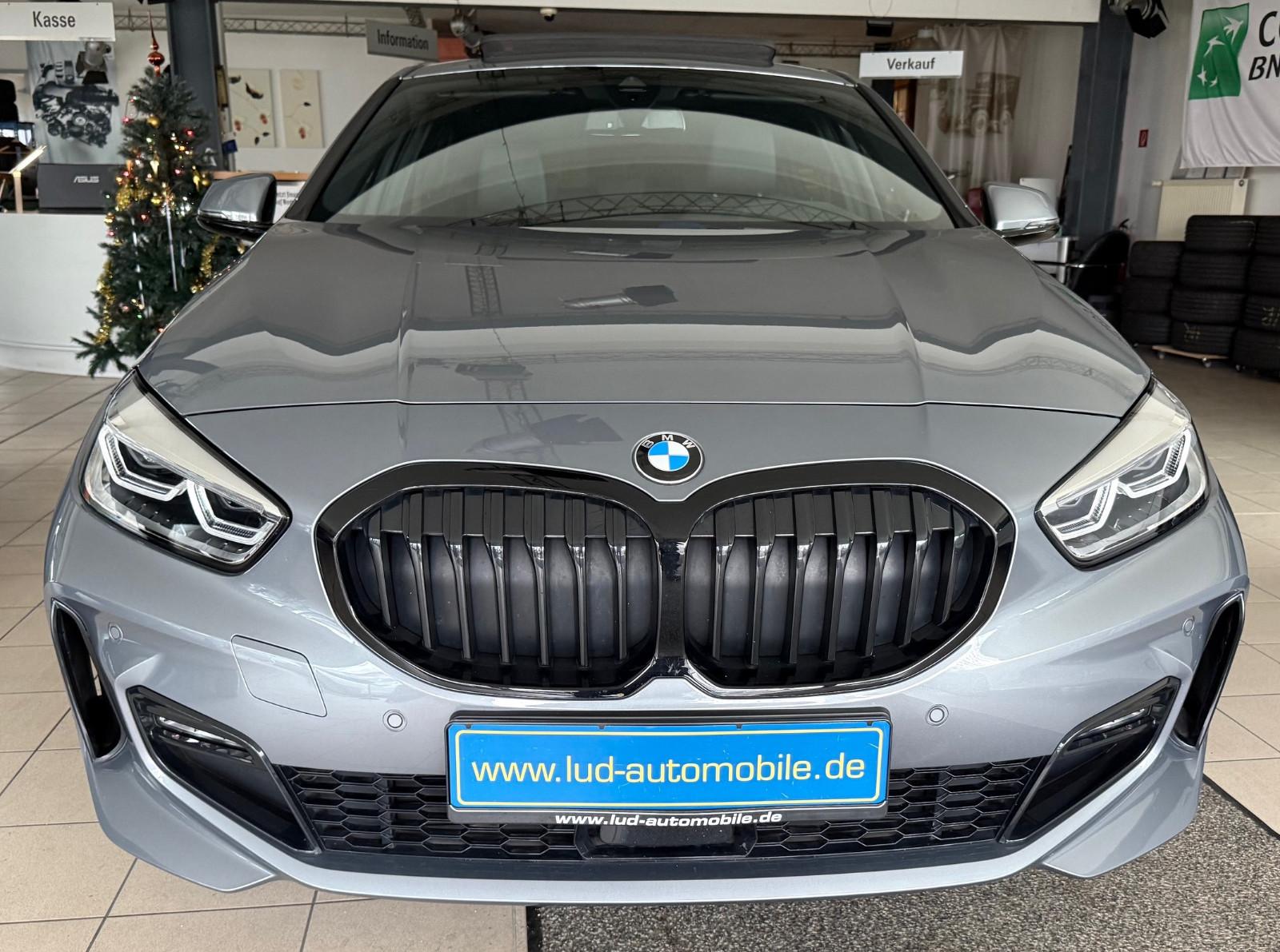 BMW 118 i M Sport,Panoramadach ,CarPlay,kamera