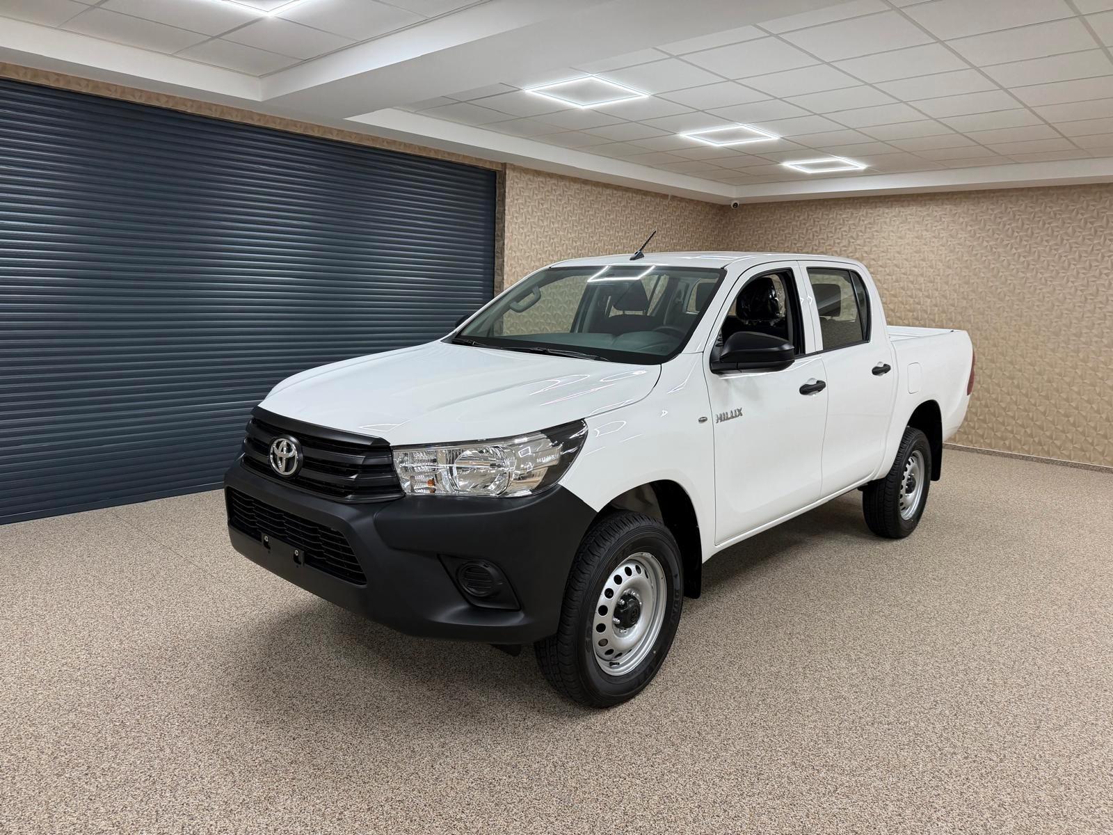Toyota Hilux Double Cab  4x4 basic + DIFF LOCK