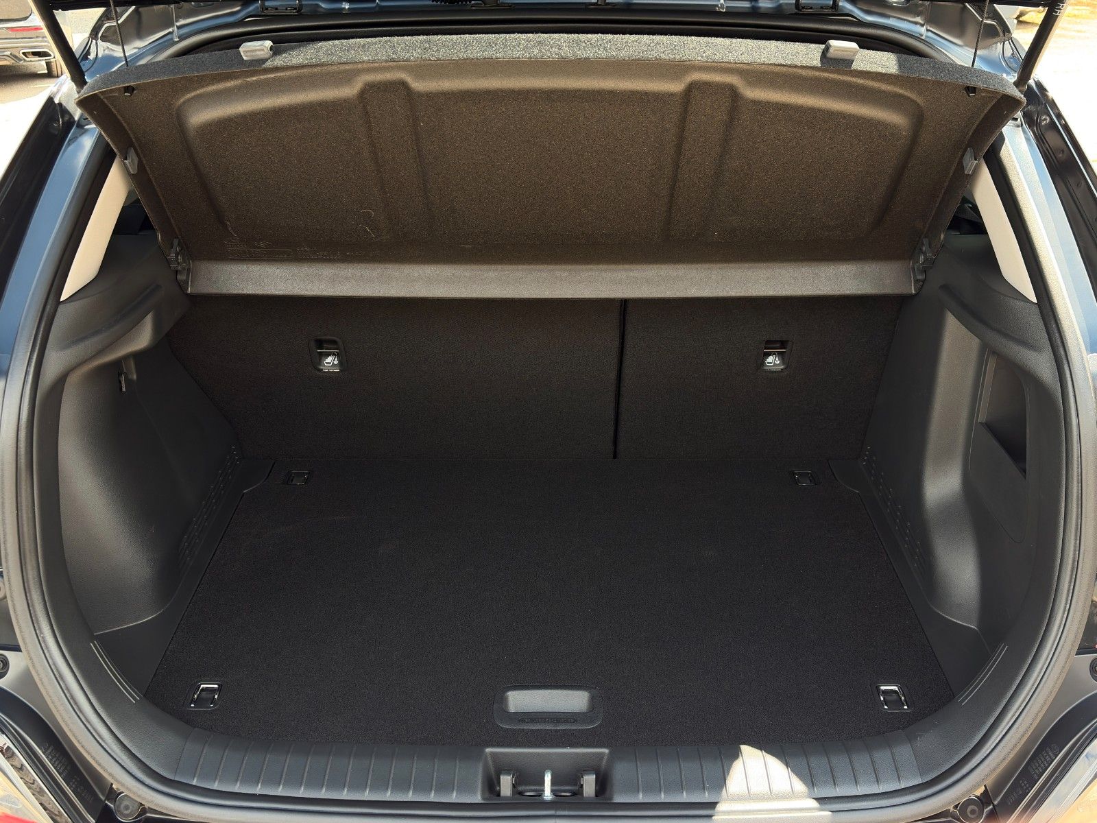 Fahrzeugabbildung Hyundai KONA E Trend SHZ LHZ ACC LKA LFA CarPl. LED WiFi