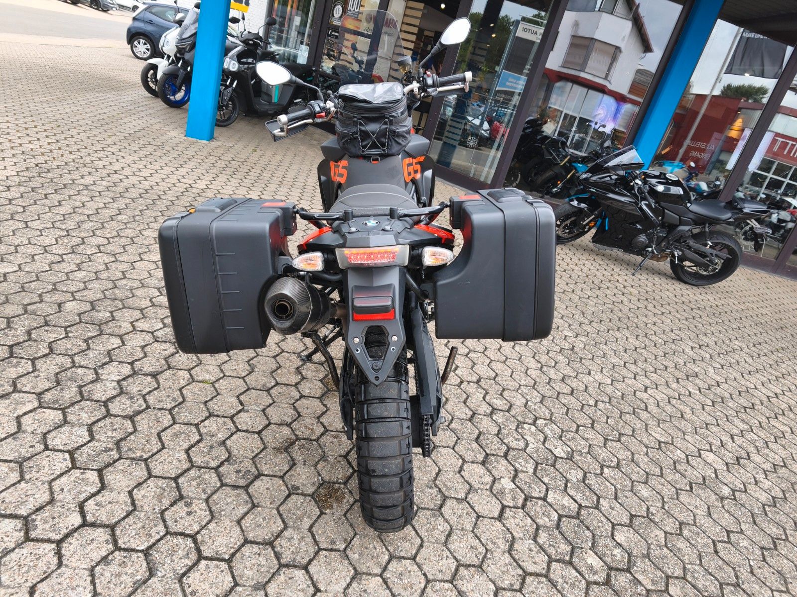 Fahrzeugabbildung BMW F800GS  Service Neu/Akrapovic