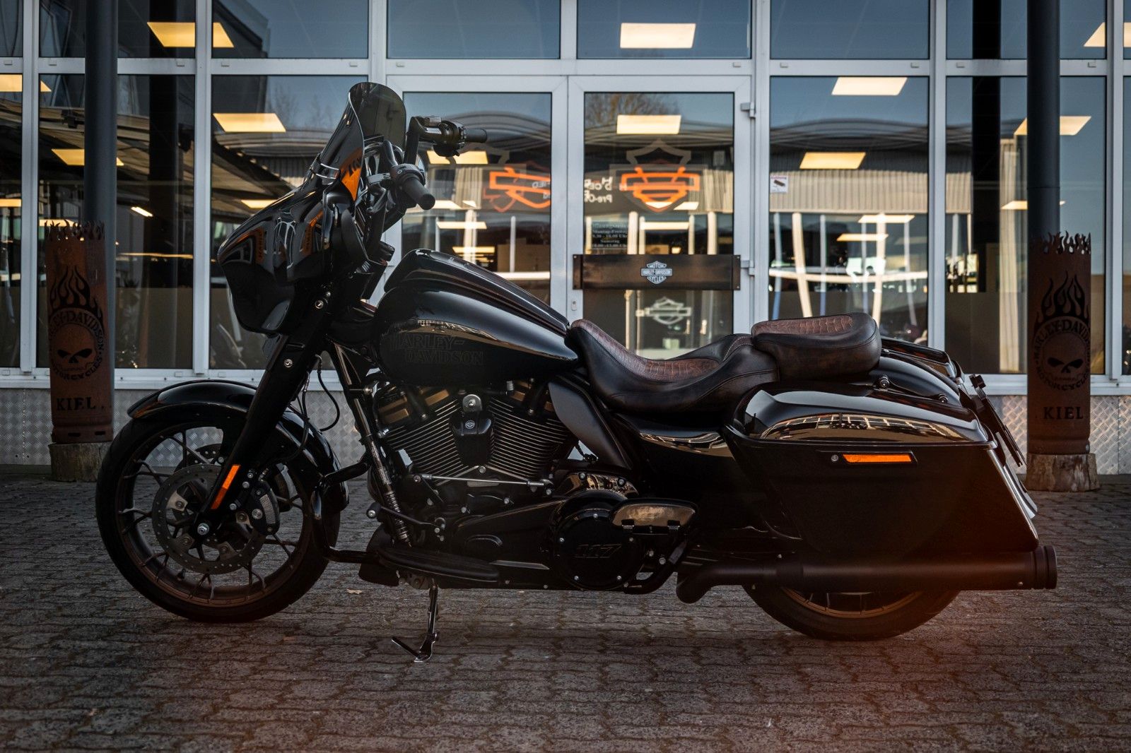 Fahrzeugabbildung Harley-Davidson FLHXST STREET GLIDE ST 117 - Kesstech -