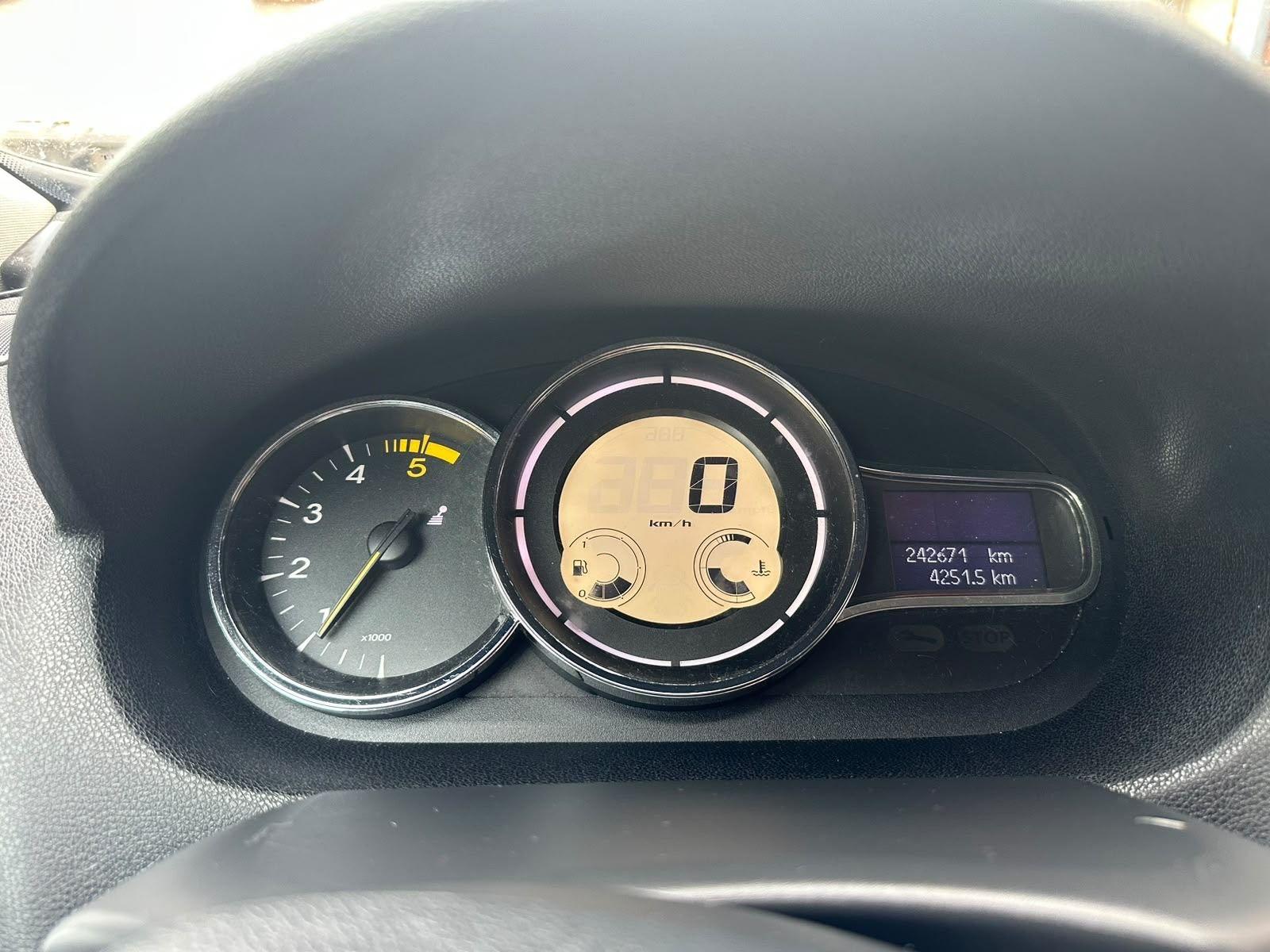 Renault Megane 2008 — engine 131 HP (96kW)