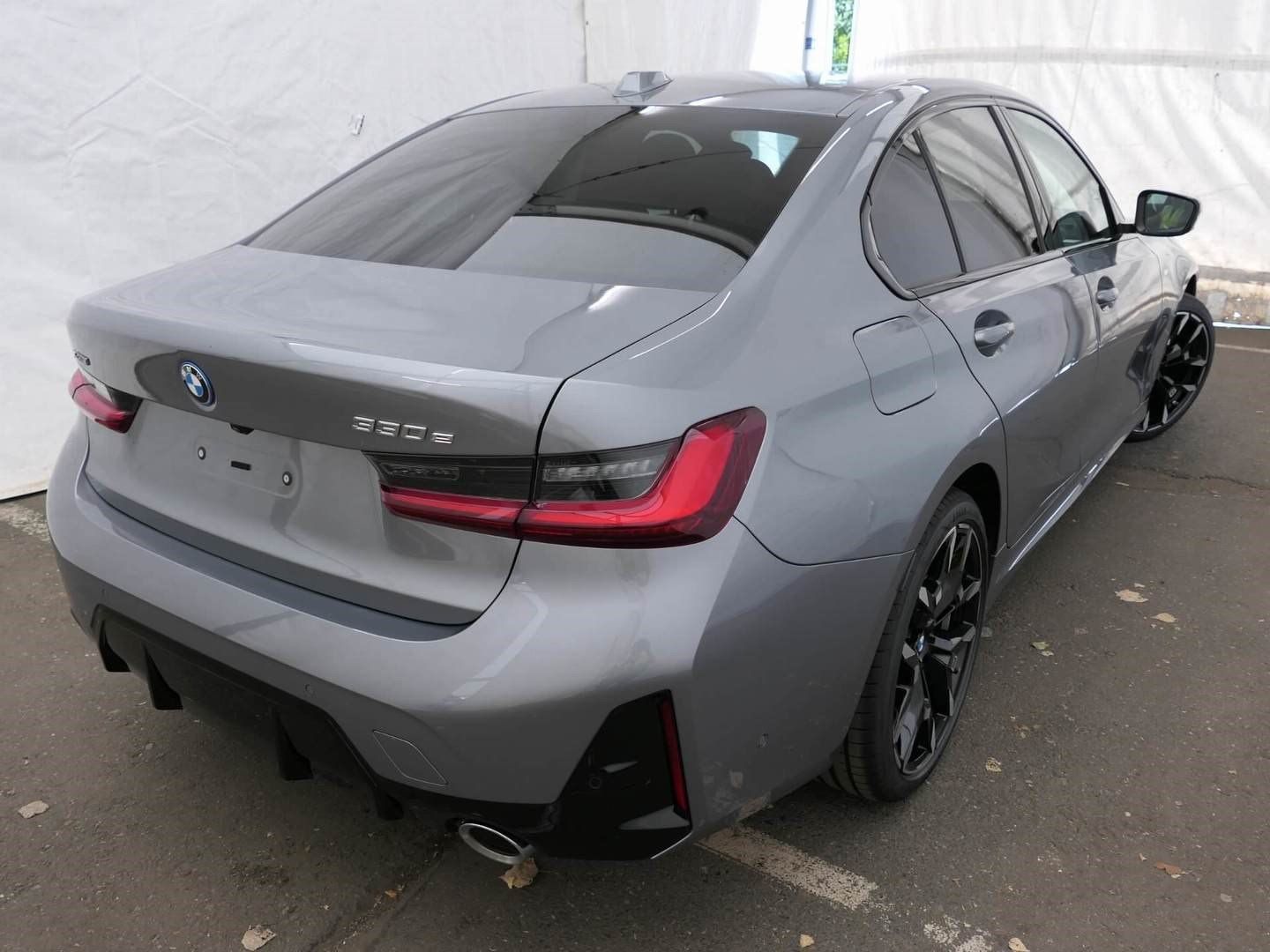 BMW 330 - Bild 2