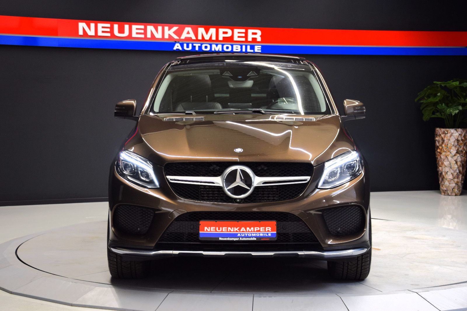 Fahrzeugabbildung Mercedes-Benz GLE 350d Coupé 4Matic AMG Line Pano HuD h/k Dist