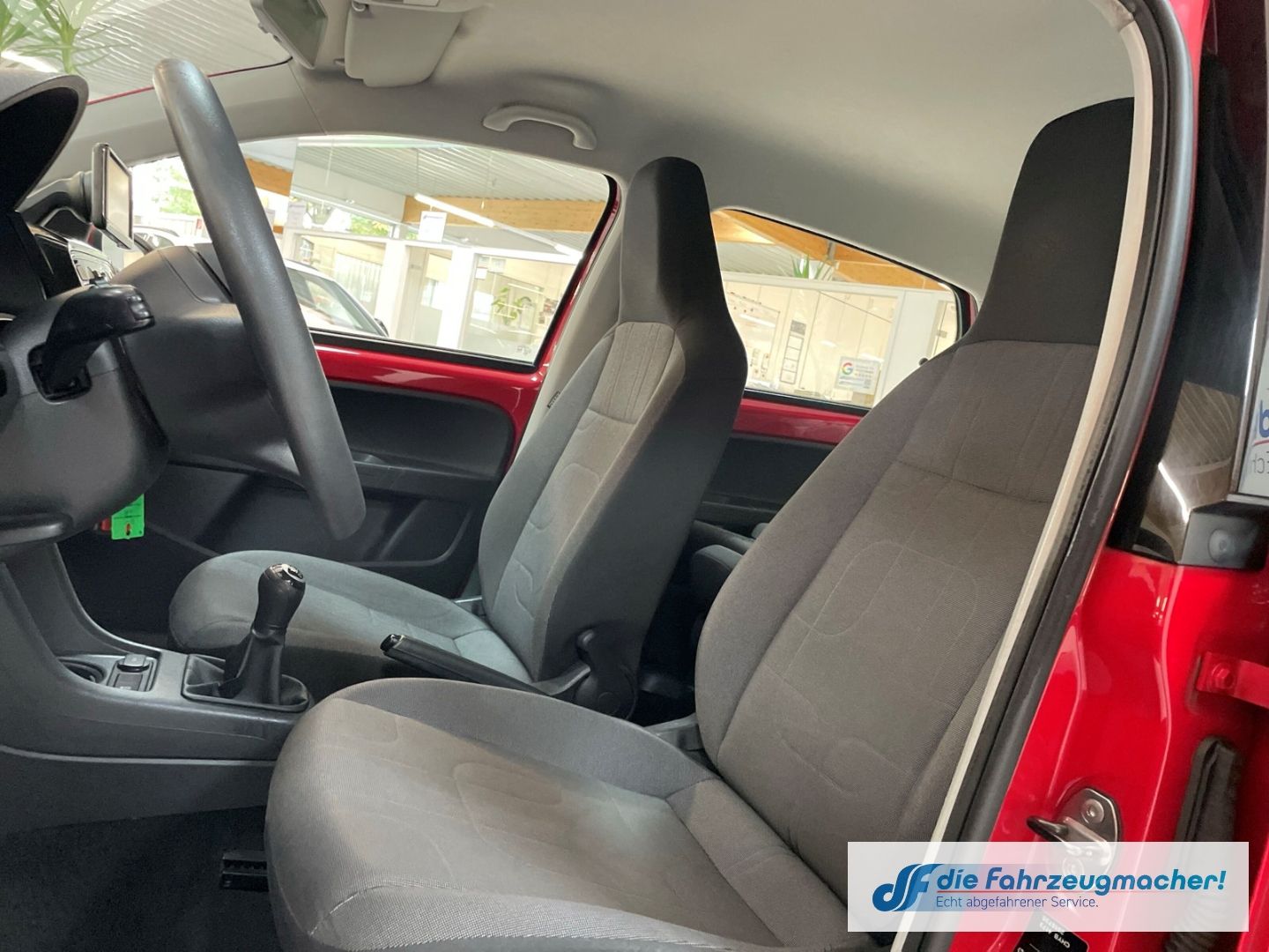 Fahrzeugabbildung Volkswagen up! move Navi Klimaautom SHZ Notbremsass. Temp P