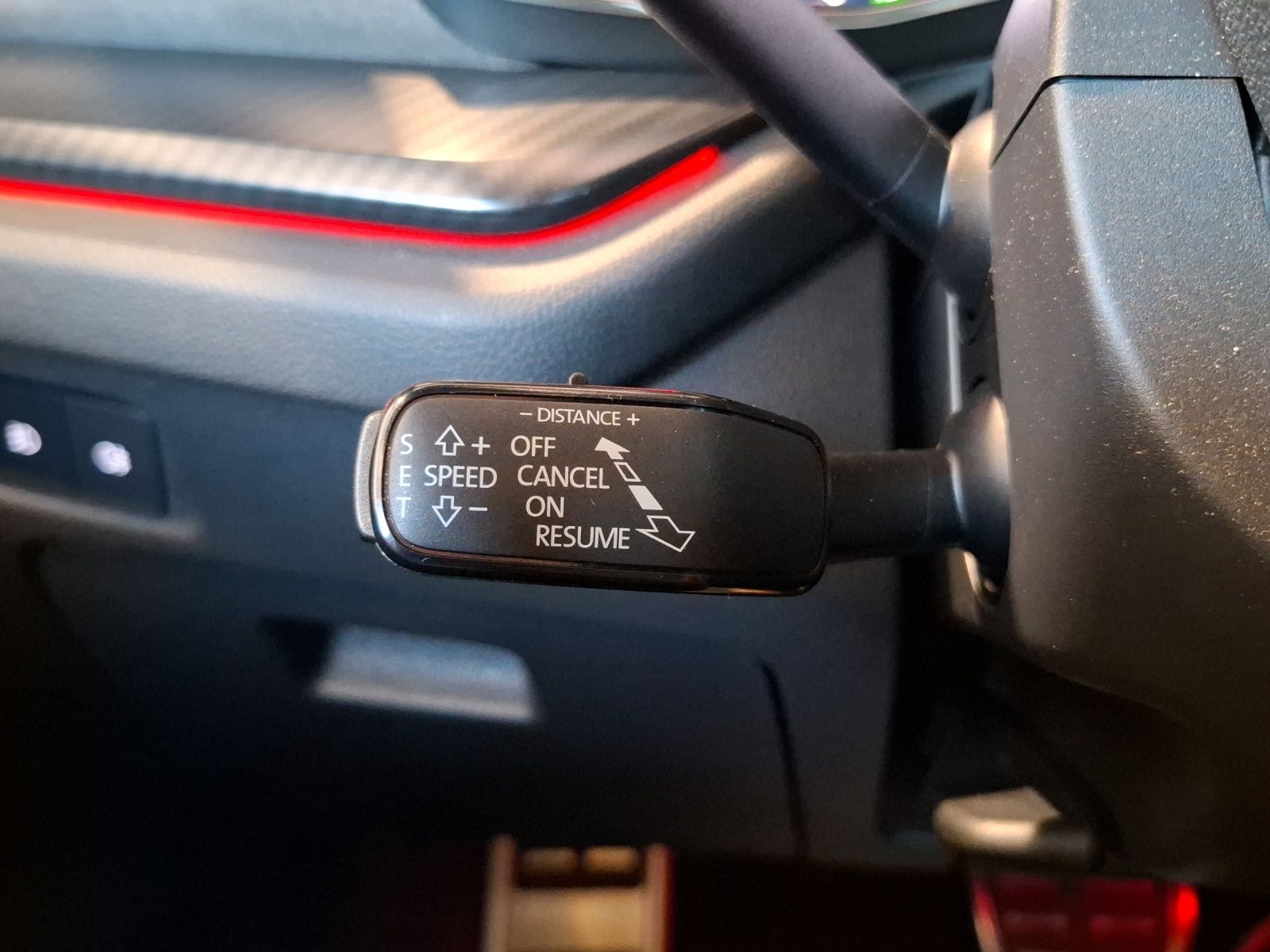 Fahrzeugabbildung SKODA Octavia Combi RS TDI DSG 4x4 Matrix Navi HUD VC