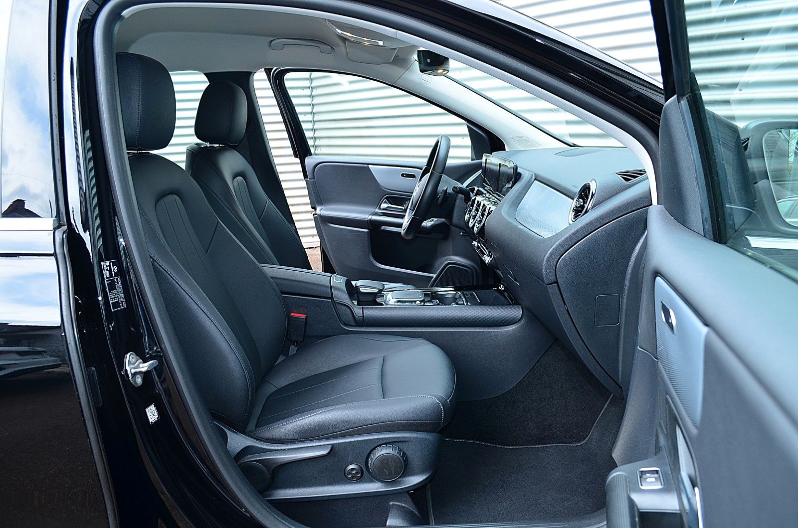 Mercedes-Benz B 200d "Navi/Leder/LED/MBUX/AHK" foto 11