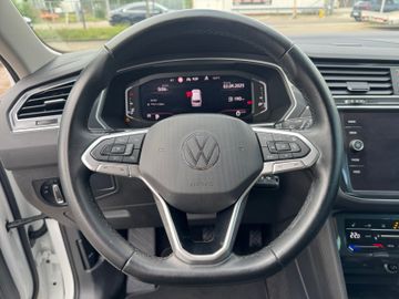 Volkswagen Tiguan - 12