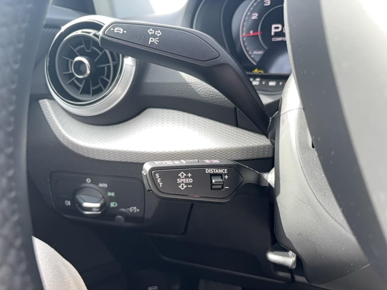 Audi Q2 35 TFSI S tronic advanced LED Navi RKamera, миниатюра 17