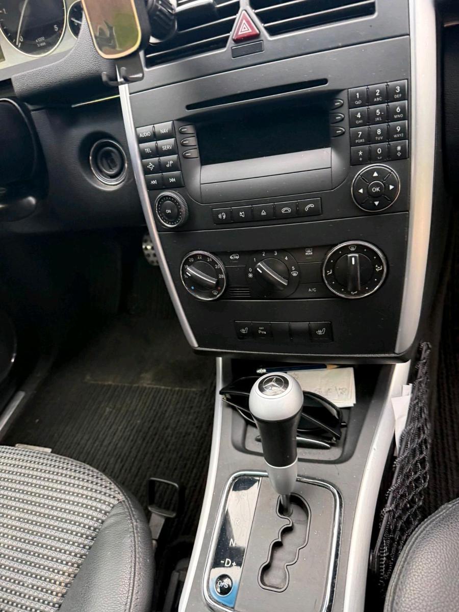 Mercedes-Benz C180 2006 — двигун
