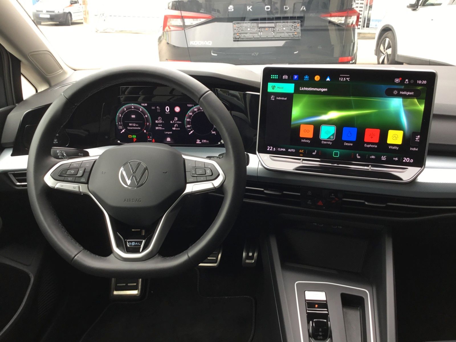 Fahrzeugabbildung Volkswagen Golf 1.5 eTSI DSG Goal+AHK+LED+Kamera+AppConnect