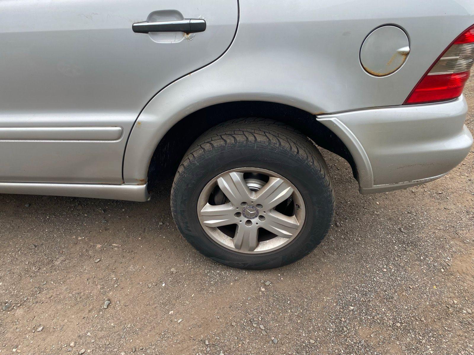 Mercedes-Benz ML270 2004 — вигляд ззаду