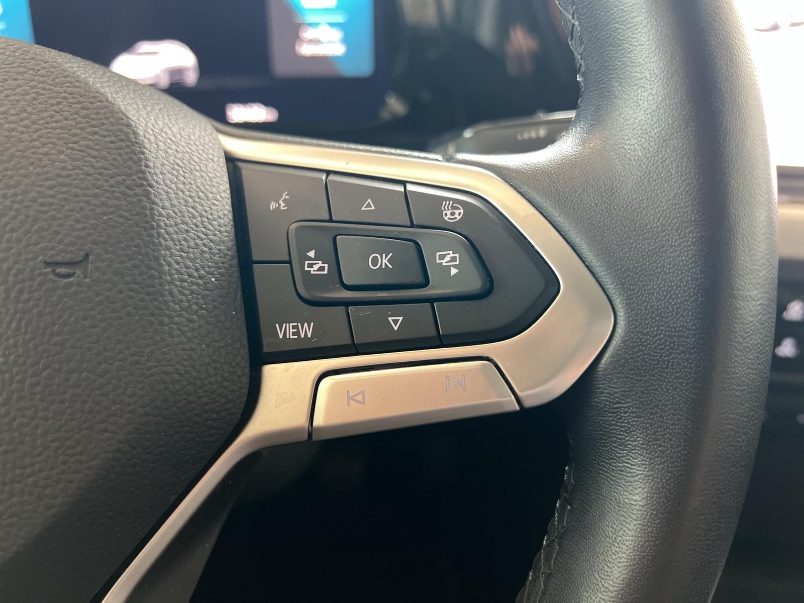 Volkswagen Golf VIII Variant 1.5 TSI Life MATRIX RFK NAVI