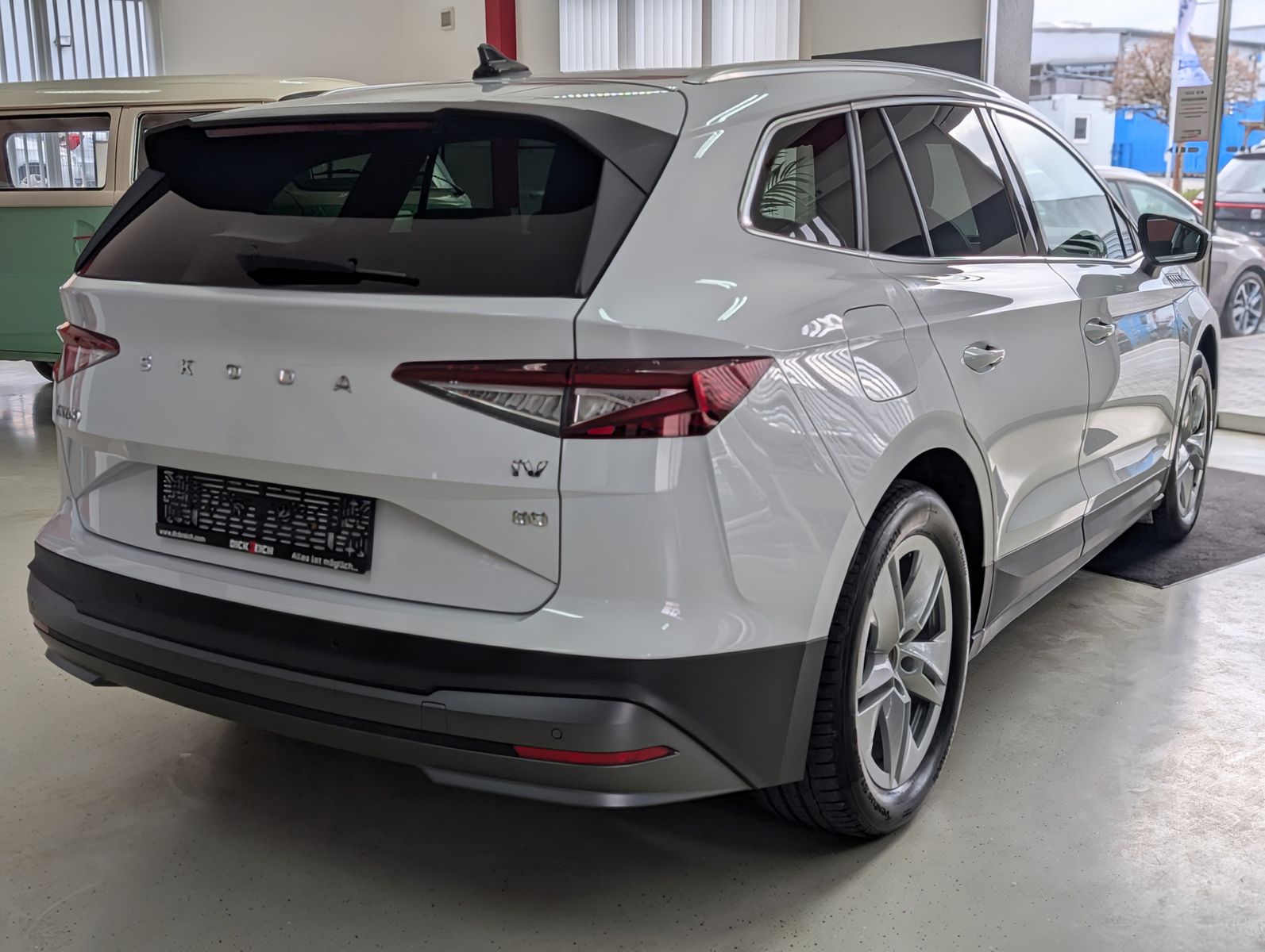 Fahrzeugabbildung SKODA Enyaq iV 80 Loft Convenience Paket+ ACC 82KWh1