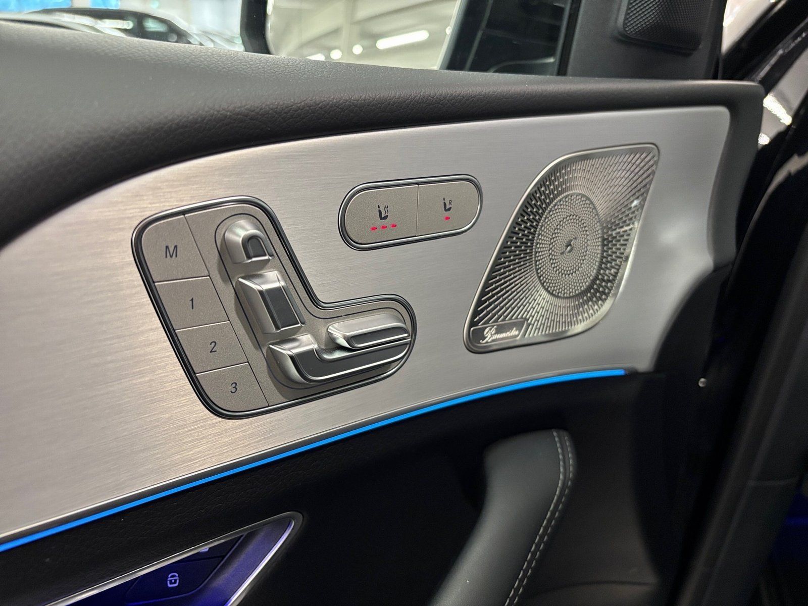 Fahrzeugabbildung Mercedes-Benz GLE 300 d 4M AMG*AHK*Pano*Airmatic*Burmester*360