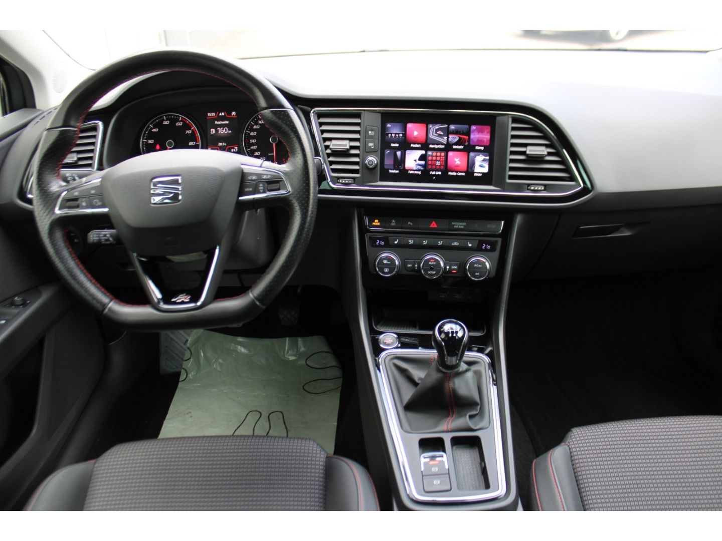 Fahrzeugabbildung SEAT Leon 1.5 TSI ST FR ACC LED Navi DAB PDC RFK AHK