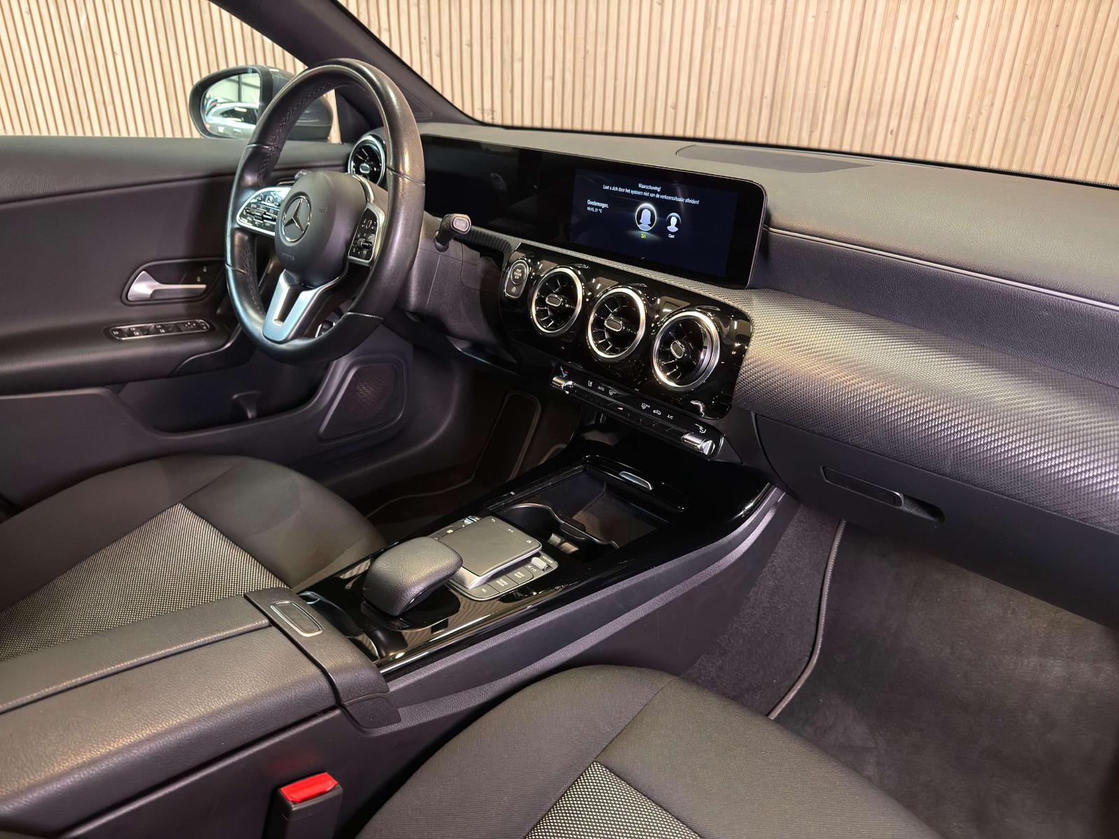Mercedes-Benz CLA 180 Automaat Shooting brake Led, миниатюра 9