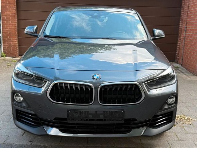BMW X2 sDrive 20 i Advantage; 1HD;AHK;LED