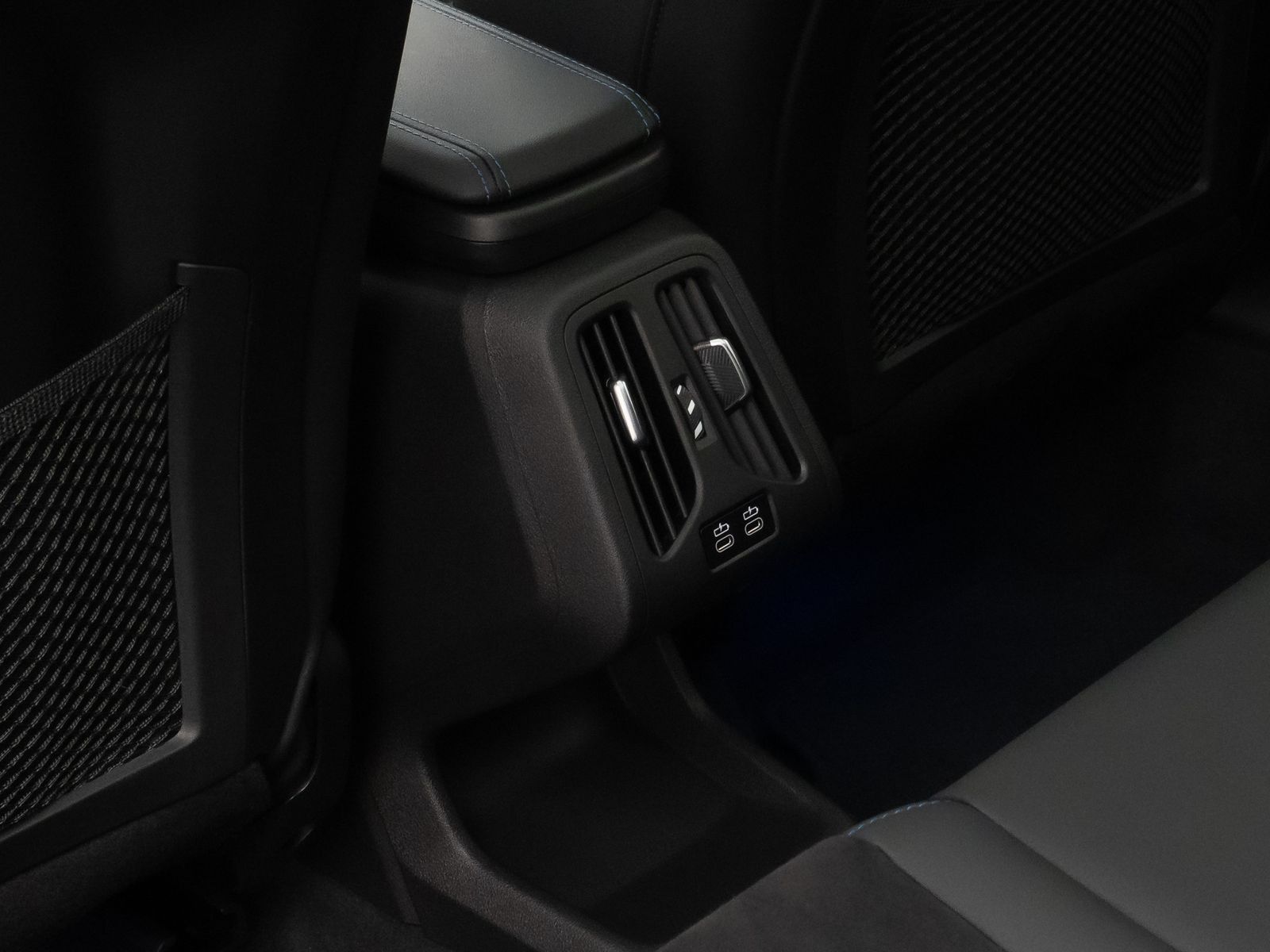 Fahrzeugabbildung BMW X1 sD20i M Sport Panorama Kamera DAB H/K Komfort