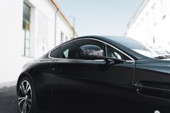 Fahrzeugabbildung Aston Martin V12 Vantage Carbon Black Edition *MwSt / Manual*