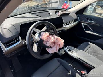 2025 BMW IX1 — миниатюра 14