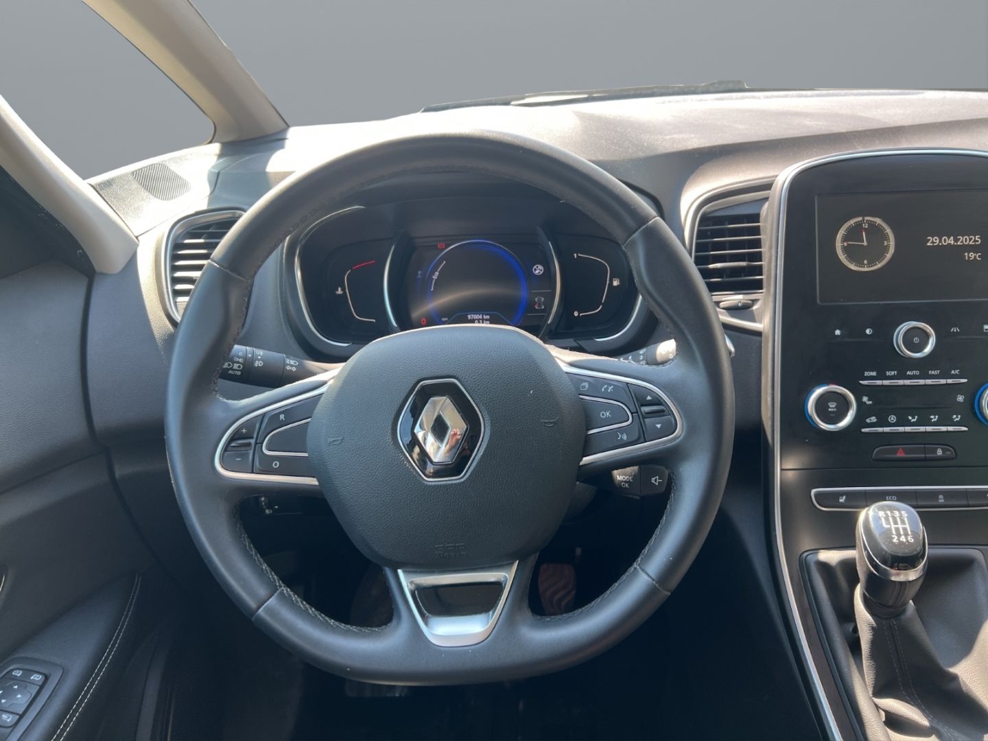 Fahrzeugabbildung Renault Scenic IV Grand Limited 1.7 BLUE dCi 150 Navi Ap