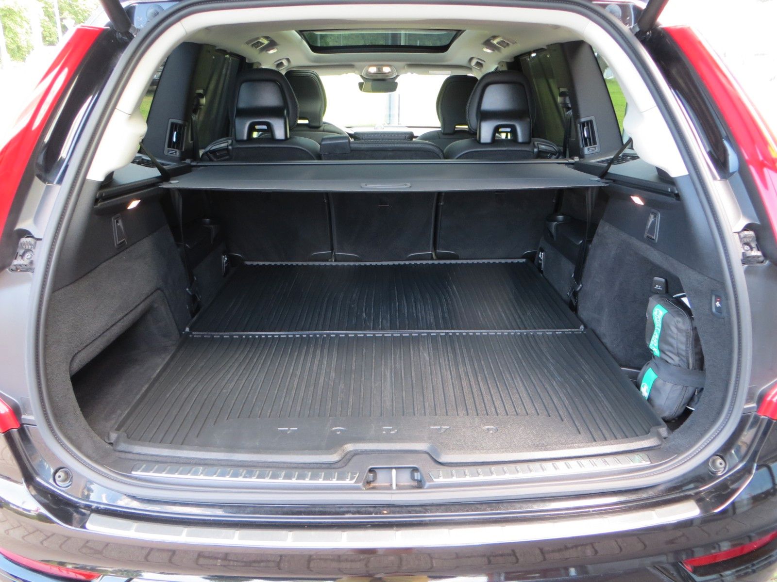 Volvo XC90 T8 AWD Plus Dark Auto GSD 360° LM 21'' AHK foto 8