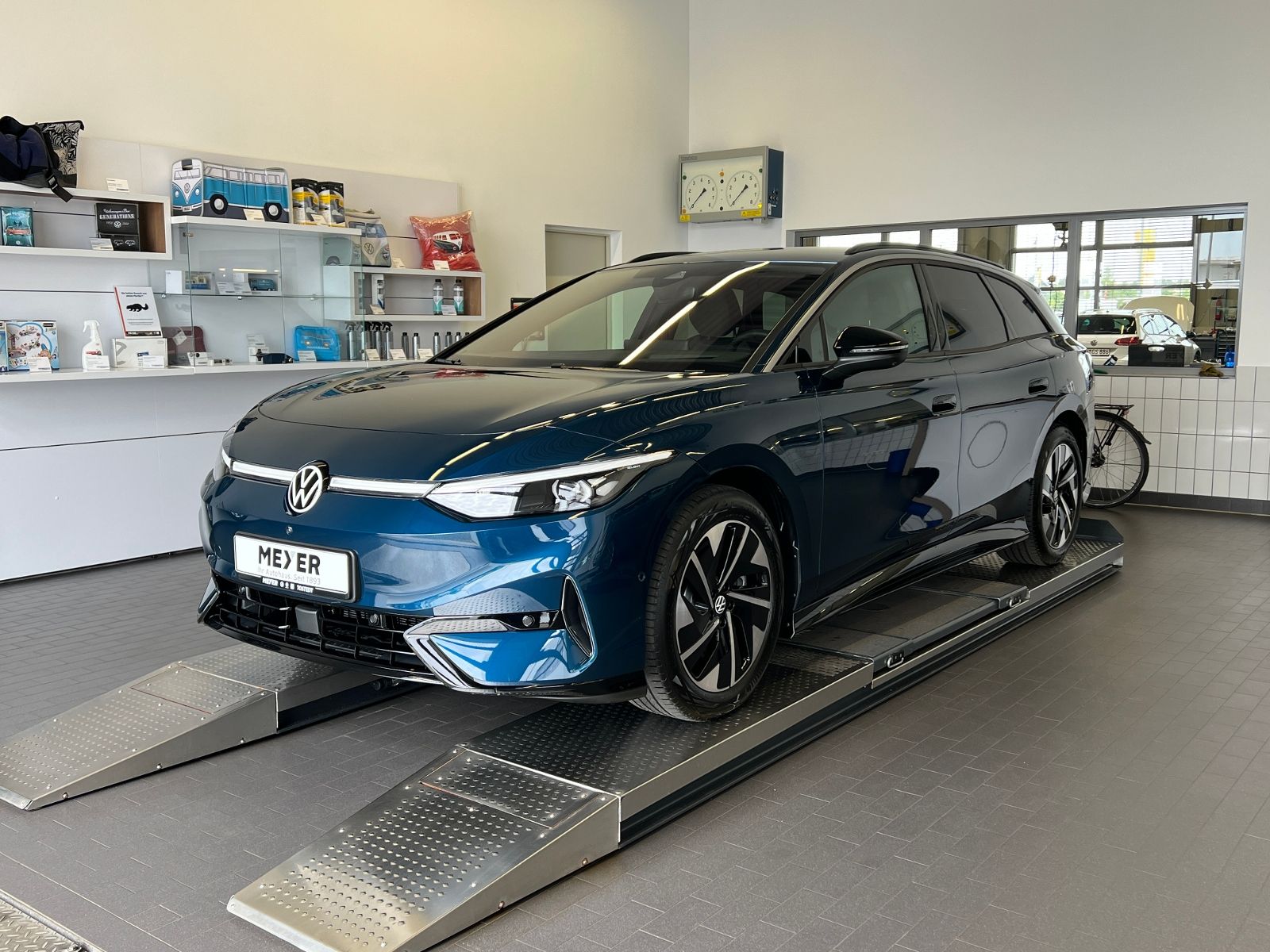 Fahrzeugabbildung Volkswagen ID.7 Tourer  Pro 210 kW (286 PS) 77 kWh *AHK, Ke