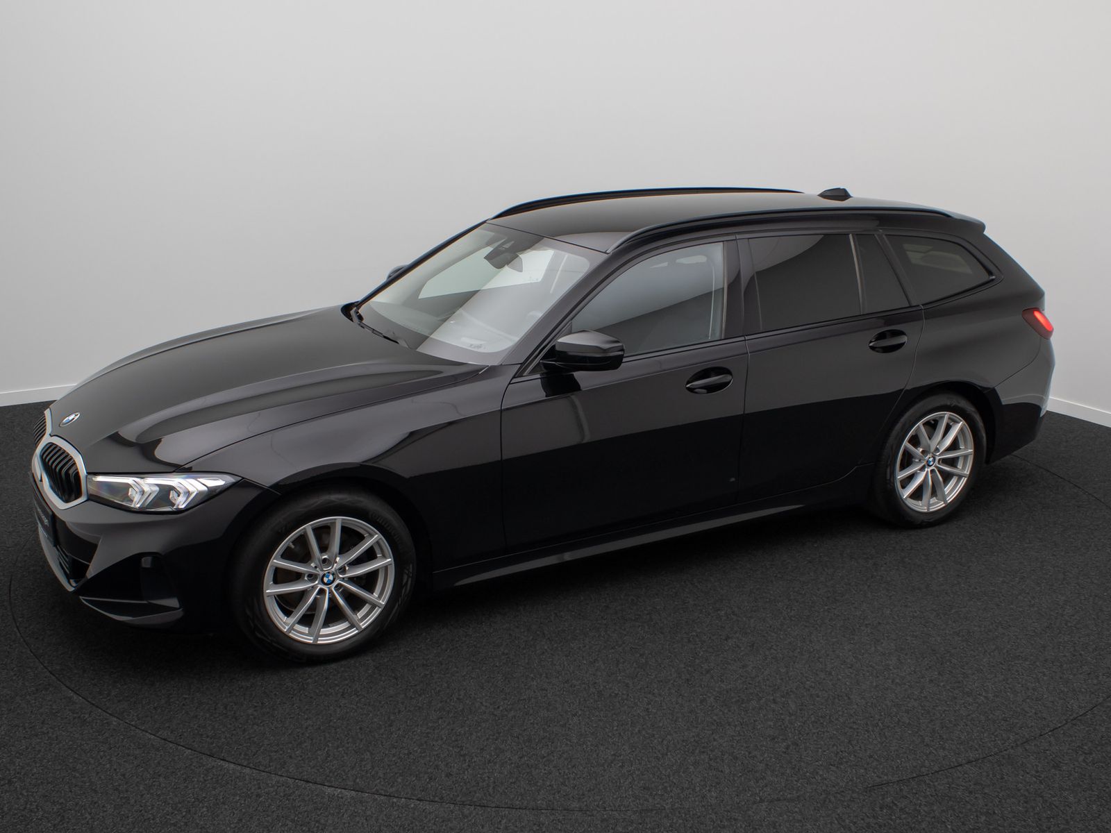 Fahrzeugabbildung BMW 320d HUD Stop&Go HiFi Widscreen DriveAssist DAB