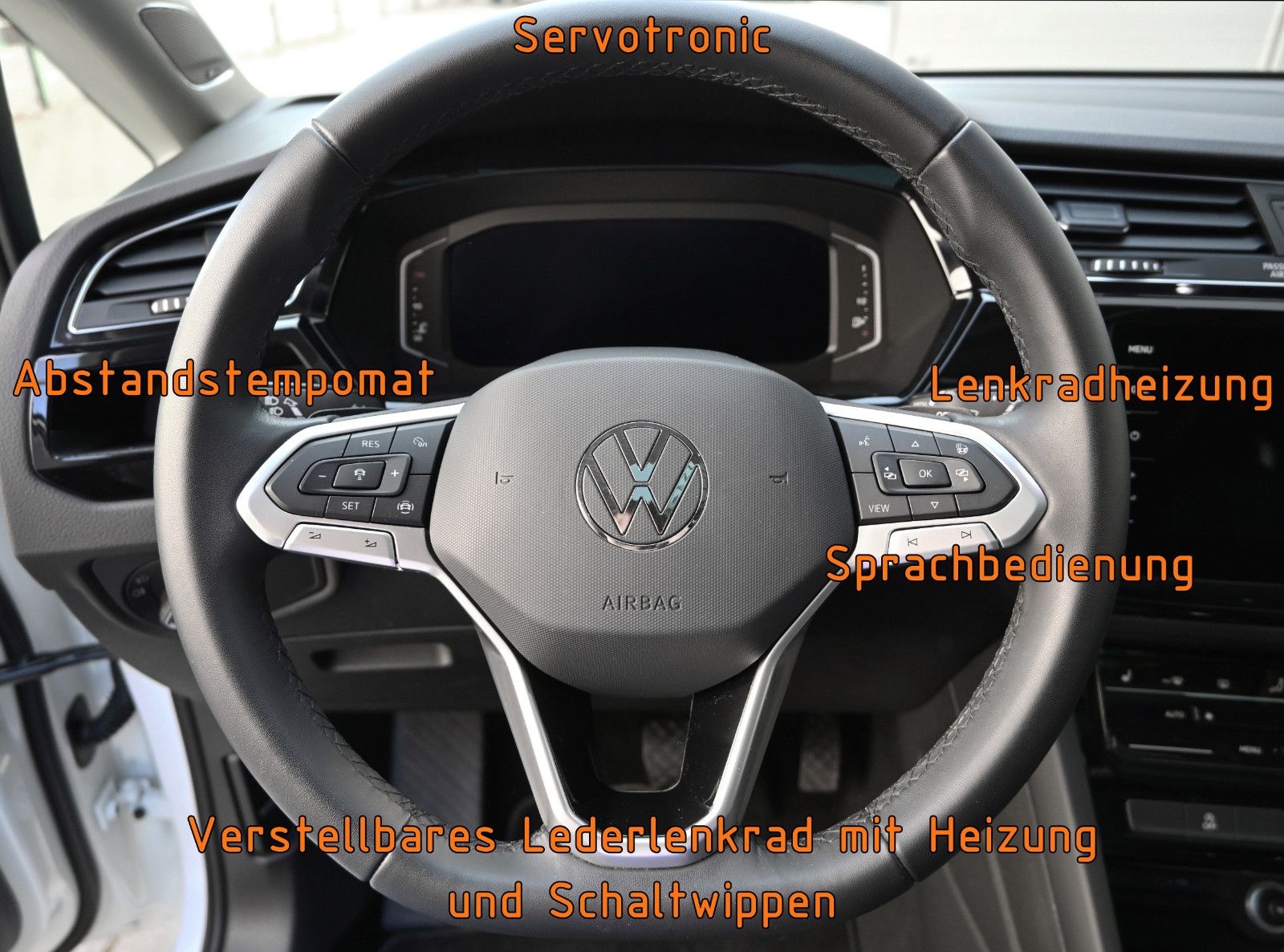 Fahrzeugabbildung Volkswagen Touran 2.0 TDI DSG °ACC°AHK°PANO°STANDHEIZ°7-SI°