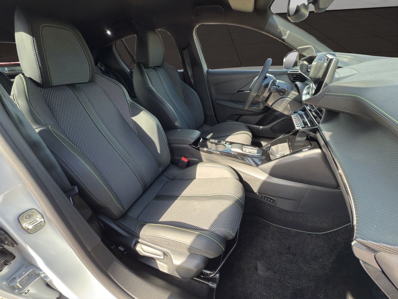 Peugeot 208 - Bild 16