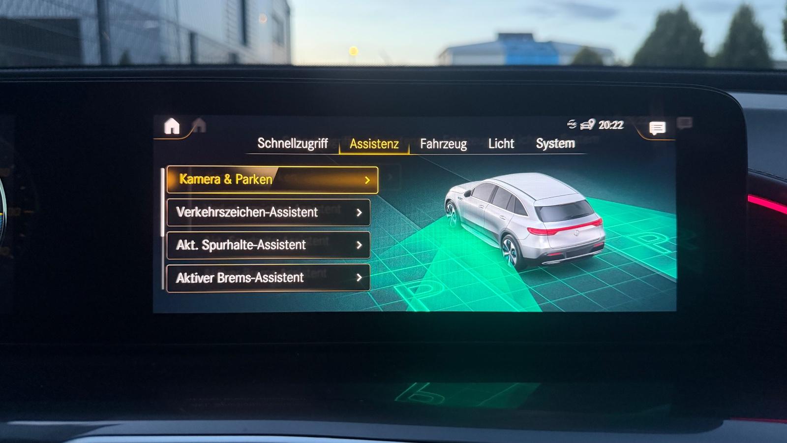 Mercedes-Benz EQC 400 4Matic AMG-LINE MULTIBEAM,360°,LEDER