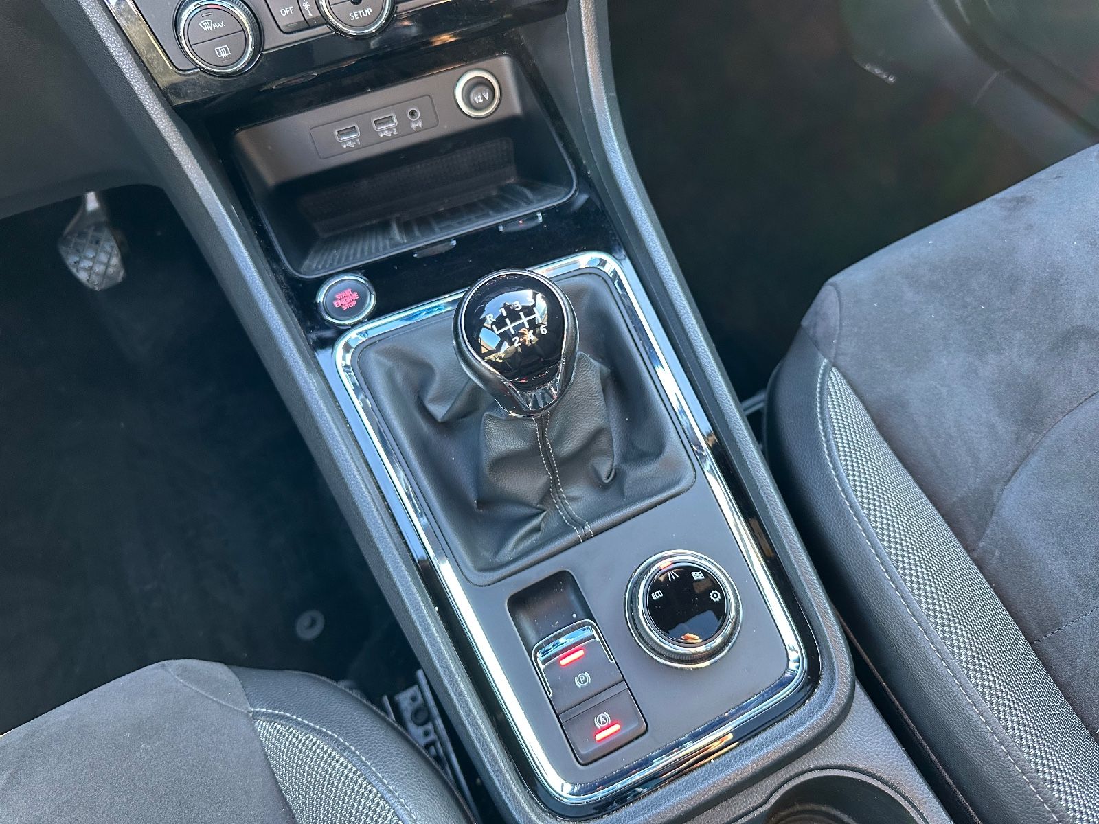 Fahrzeugabbildung SEAT Ateca 1.4 TSI ACT Xcellence Pano/AHK/LED/360°