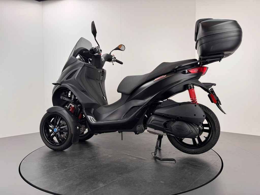 Fahrzeugabbildung Piaggio MP3 300 HPE *SERVICE NEU *TOPCASE