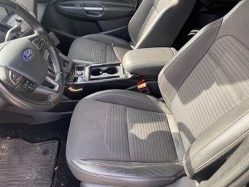 Ford Kuga - 12