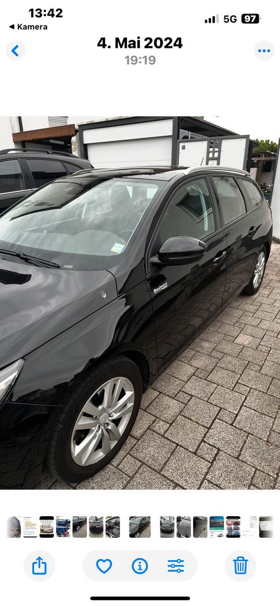 Peugeot 308 2015 — rear view